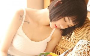 网上对好看男生有好感,我患精神病,主动找他聊靠谱吗 1