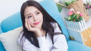 羡慕同学家庭又纠结结婚年龄,想知道女孩多大结婚更合适 1