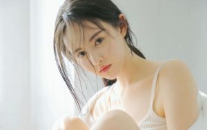我高二想努力学习给女友未来,她却找别人聊怎么办 1