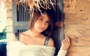 女友被前男友脱了衣服,现在一提那男的我就难受怎么办 1