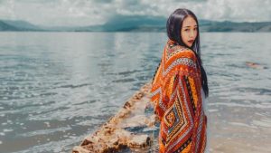 我老婆天天接同一个认识的人的电话,这情况正常不 1
