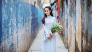 我22岁,女友曾和我好友脱光睡过,心里膈应咋办呀 1