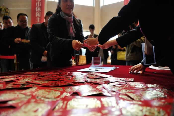 心理学家惊人推测:钱约等于爱_情感
