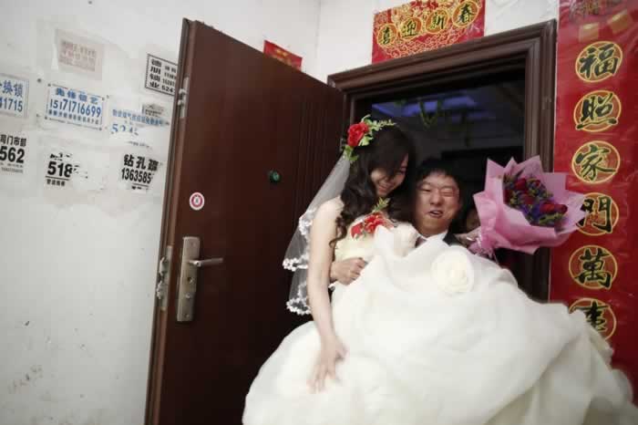 选择爱情还是赌一下这个男人，你会选择远嫁么？_情感