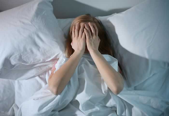 一到深夜就失眠流泪：长期这样下去身体能受得了么？_情感