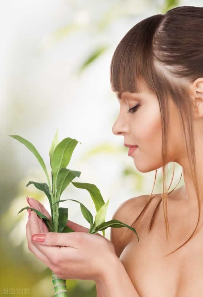 当下的力量:做一个现实的女人总要好过做一个痛苦的女人_情感