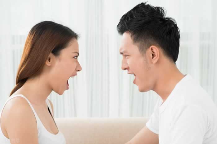 十年婚姻，怎么面对精神出轨的另一半?_情感