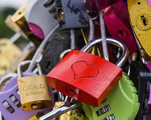 婚外情中的男人，一般都会有这3种心理_情感