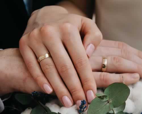 二婚的男人最怕什么？男人没放下前妻的表现_情感