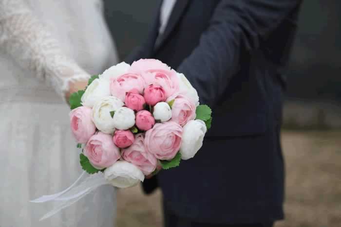 “看完准婆婆的朋友圈后，我取消了婚礼”_情感
