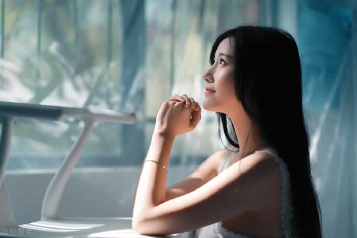分手后,这样“高冷离开”,再绝情的男人也会好奇回来_情感