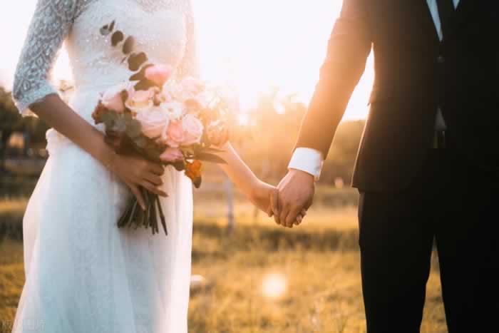 “中年之后,无性婚姻,压垮了我们的爱情”这2招或能帮你_情感