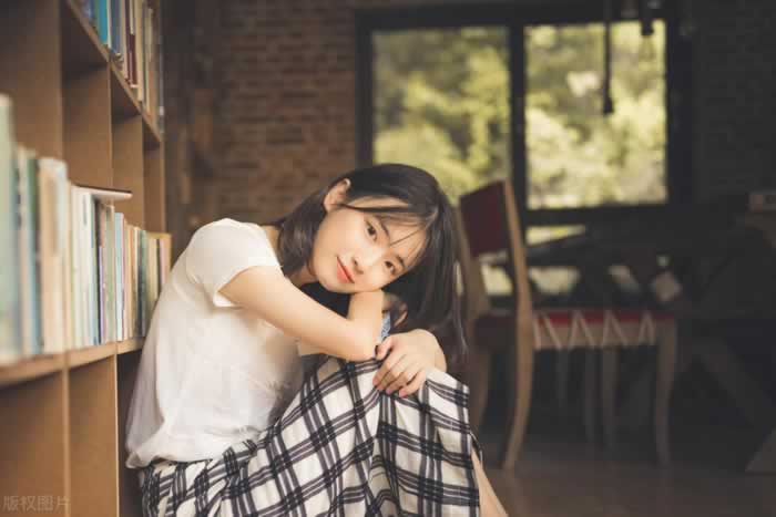 男人面对年轻女孩，会有哪些想法？_情感