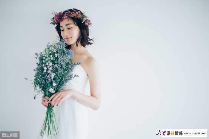 谈了一个男朋友，因为自己离过婚，内心感到特别自卑_情感