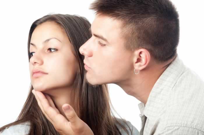 伤透了女友的心该如何挽回?快速挽回女朋友的方法_情感