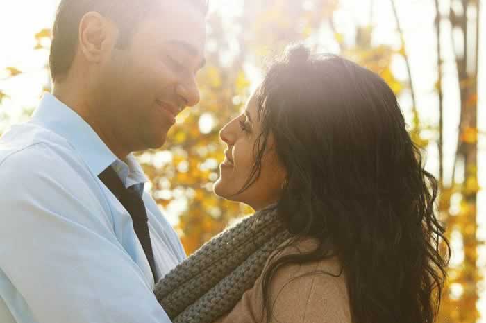 如何正确经营婚姻感情呢？夫妻吵架该如何化解？_情感