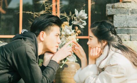 分手后前女友还爱你的表现,放心不下就去挽回_情感