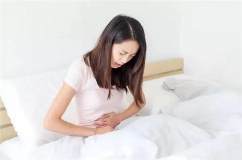 女生来大姨妈了男生该怎么做才能拉近关系？_情感