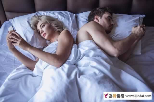 五六十岁的老公出轨怎么办 五十多岁的老公出轨,妻子该怎么办?_情感