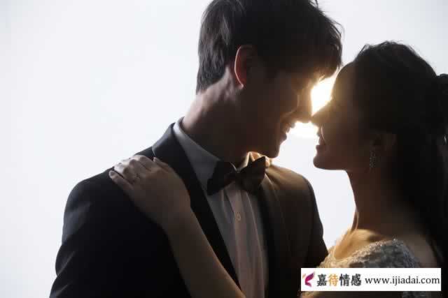 婚姻的本质到底是什么 面对婚姻年轻人在忧虑什么_情感
