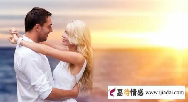 出轨的女人“心机”很重，会跟情人说起，她自己老公三件事情_情感
