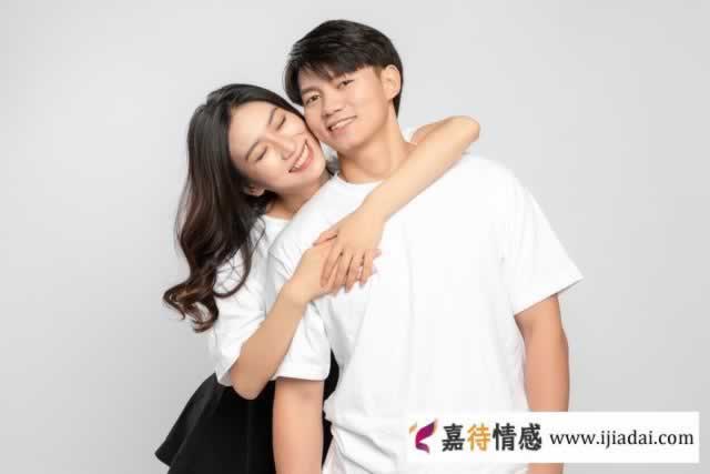 出轨的女人“心机”很重，会跟情人说起，她自己老公三件事情_情感