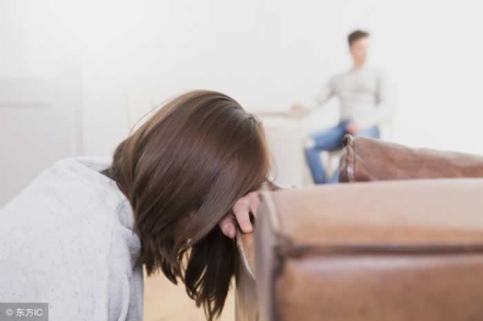 如何判断一个男人对你是否有好感?女人是否该主动?_情感