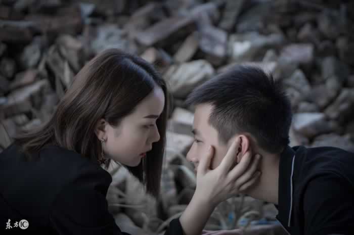 为什么情侣靠得越近，反而爱情渐行渐远了呢？_情感