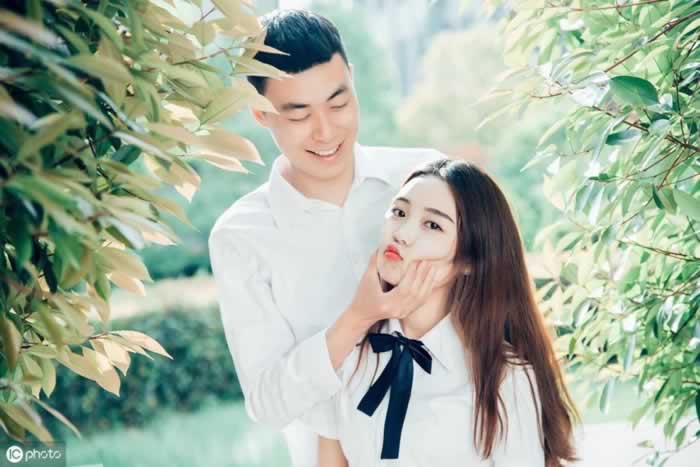 女人对你动真情了,才会和你开这类“玩笑”,骗不了人_情感