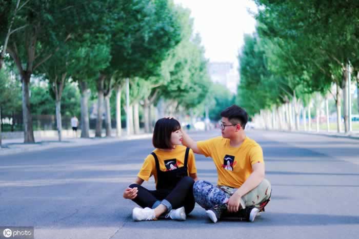 一个女人不拉黑你，也不回你消息，无非这几个原因_情感