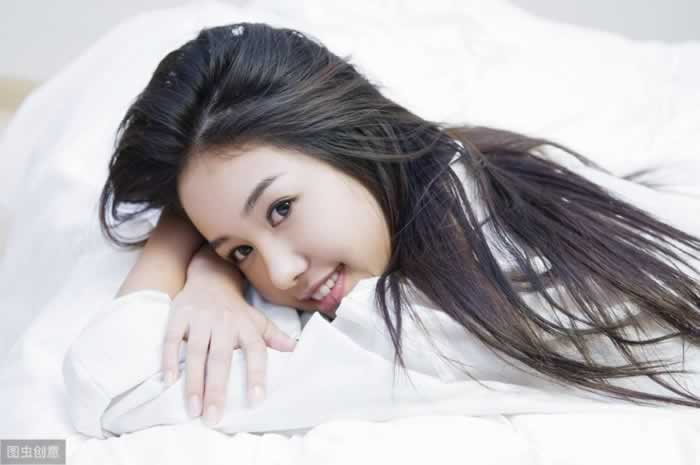 女人对你是“真情”还是“假意”,这些细节会告诉你_情感