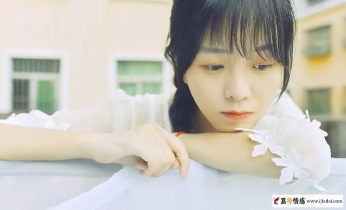 女生说“我想你”,与干巴巴的“我也想你”比,换个花样更撩心_情感