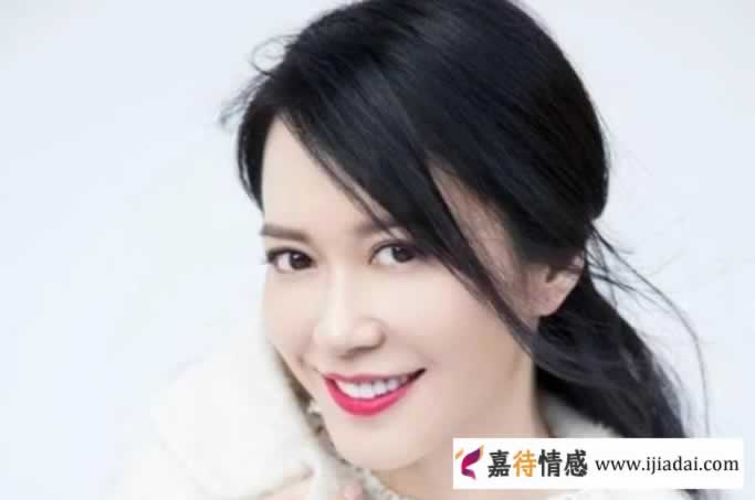 至今未婚的俞飞鸿，被当众问及生理需要时，她的回答大胆不讳_情感