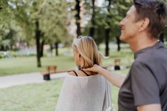 当小三很光荣？为何有的女人自愿当小三？来看一下她们的心态_情感