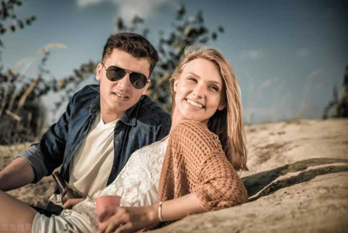 面对重男轻女的出轨男，原配到底要不要离婚？_情感