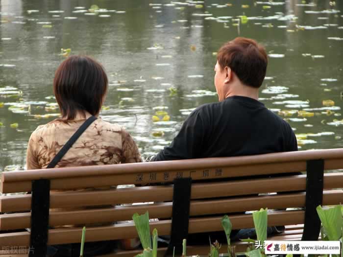 总是在无形间遭到伴侣的贬低和打压？——警惕婚姻中的心理暴力_情感
