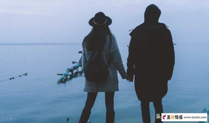 你越是迷恋他，他越想疏远你？一味跪舔只会让男人愈加肆无忌惮_情感