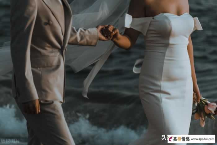 贫贱夫妻百事哀，“钱和爱，孰轻孰重？”好的婚姻不该谈钱色变_情感