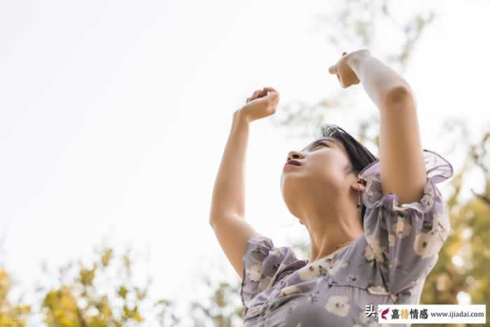 化解婚姻危机别靠哀求,走好这2步“棋”,才能真正破解婚姻死局_情感