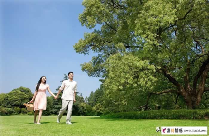 哪种女人容易在亲密关系中,“吃力不讨好”?往往做过这件傻事_情感