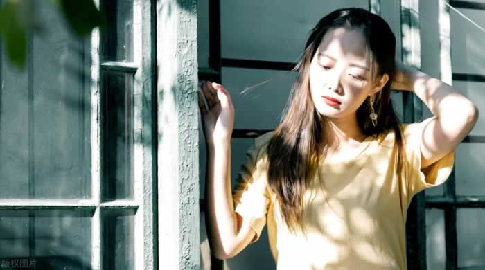 为什么女朋友总是删除拉黑你?_情感