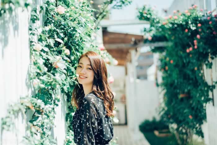 第一次约会,怎么牵女人的手不会被甩开?_情感