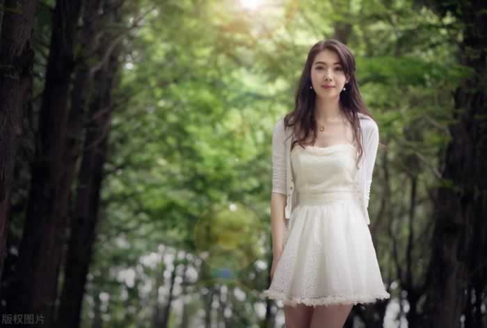 追求一个女人最好的方式：不是讨好，而是这三个小技巧_情感
