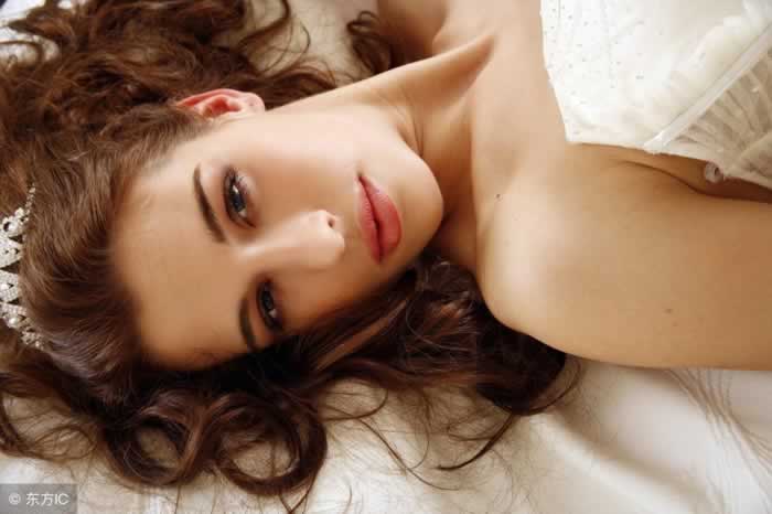 男人即使再爱一个女人,也不能为她做到这2点_情感