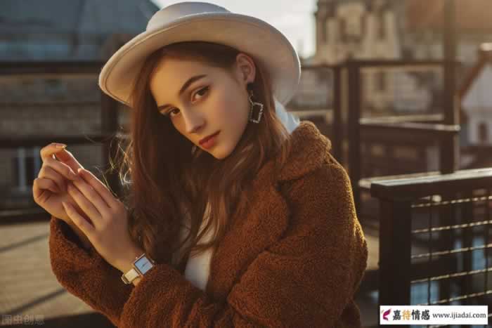 缺爱的女人常犯的2个错_情感