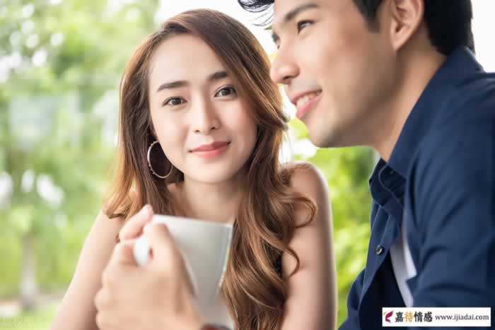 异性约会，亲吻搂抱已过时，现在流行这3件事_情感