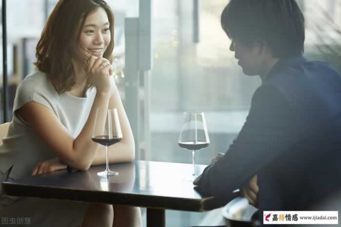 异性约会，亲吻搂抱已过时，现在流行这3件事_情感