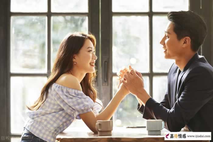 不爱你的男人,往往会释放3种信号,中一个就远离吧_情感