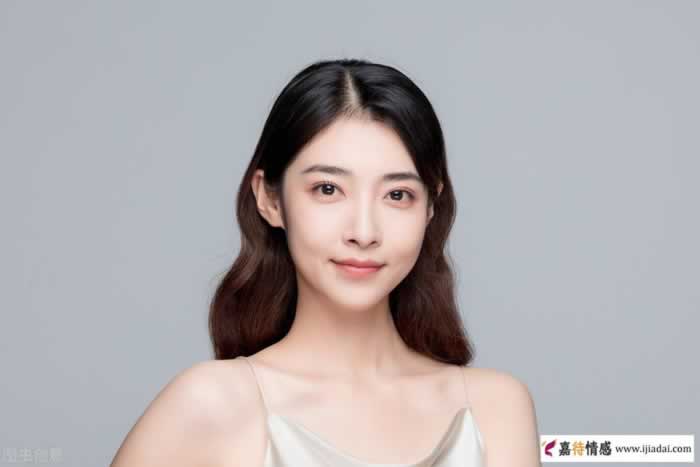 女人的这些“白痴”行为,别表现在男人面前_情感