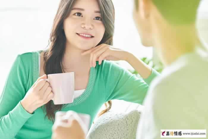 女人念念不忘一个男人,往往会有这些表现,真的很让人心疼_情感